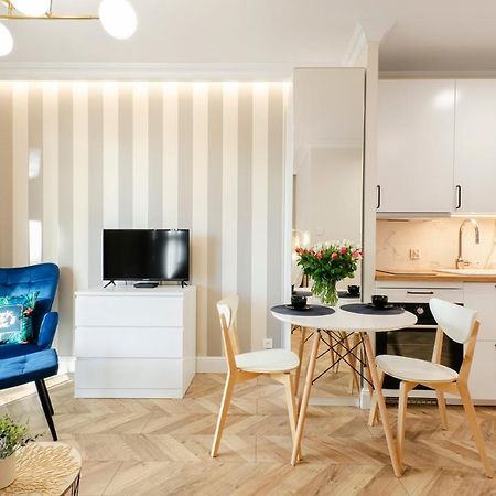 Sky Home- Blue Apartament -Manufaktura, Bezplatny Parking, Klima, Dostep Na Kod Łódź Esterno foto